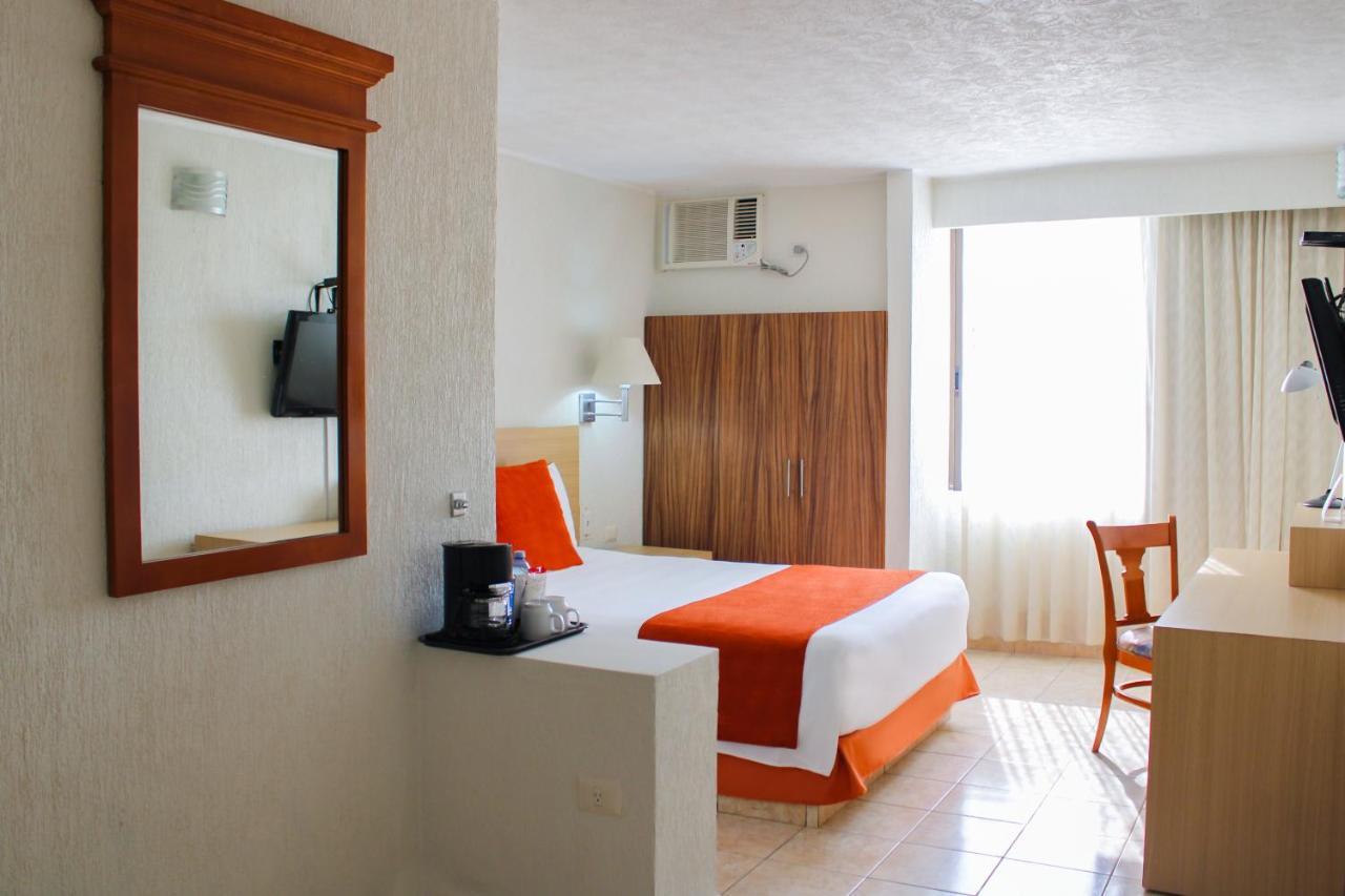 Hotel & Suites Real Del Lago Villahermosa Ngoại thất bức ảnh