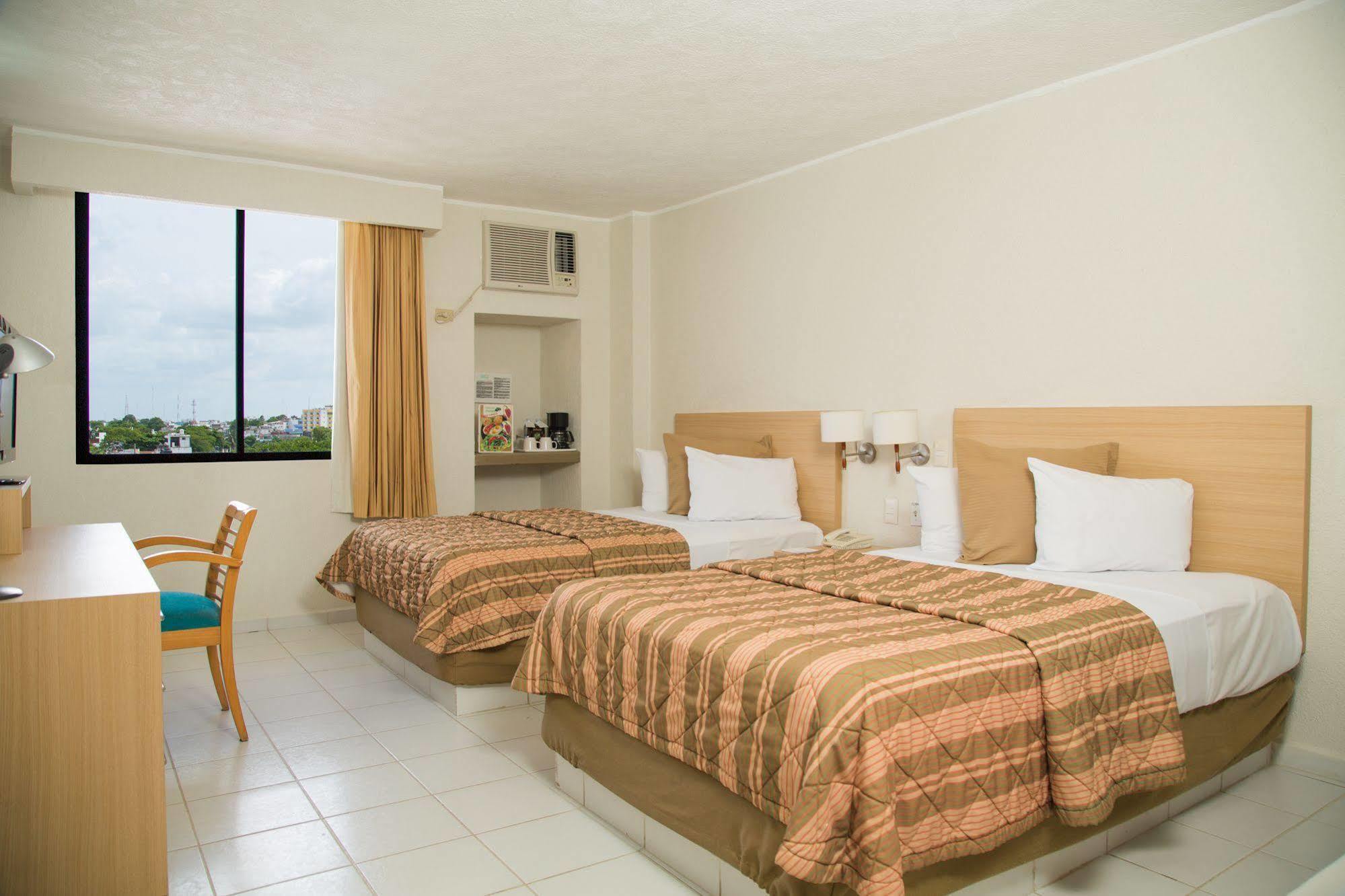 Hotel & Suites Real Del Lago Villahermosa Ngoại thất bức ảnh