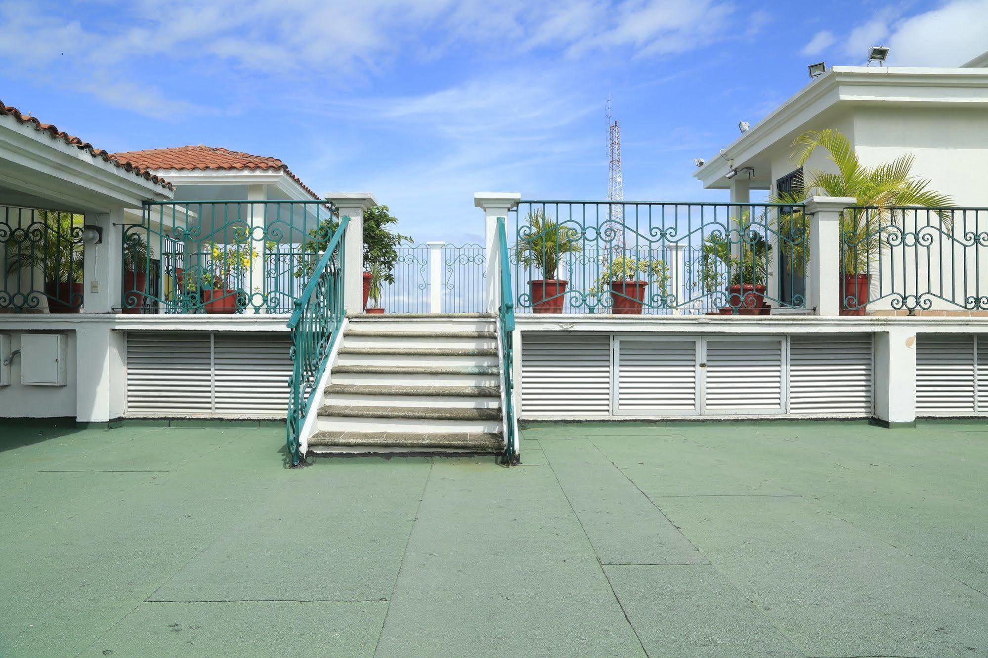 Hotel & Suites Real Del Lago Villahermosa Ngoại thất bức ảnh